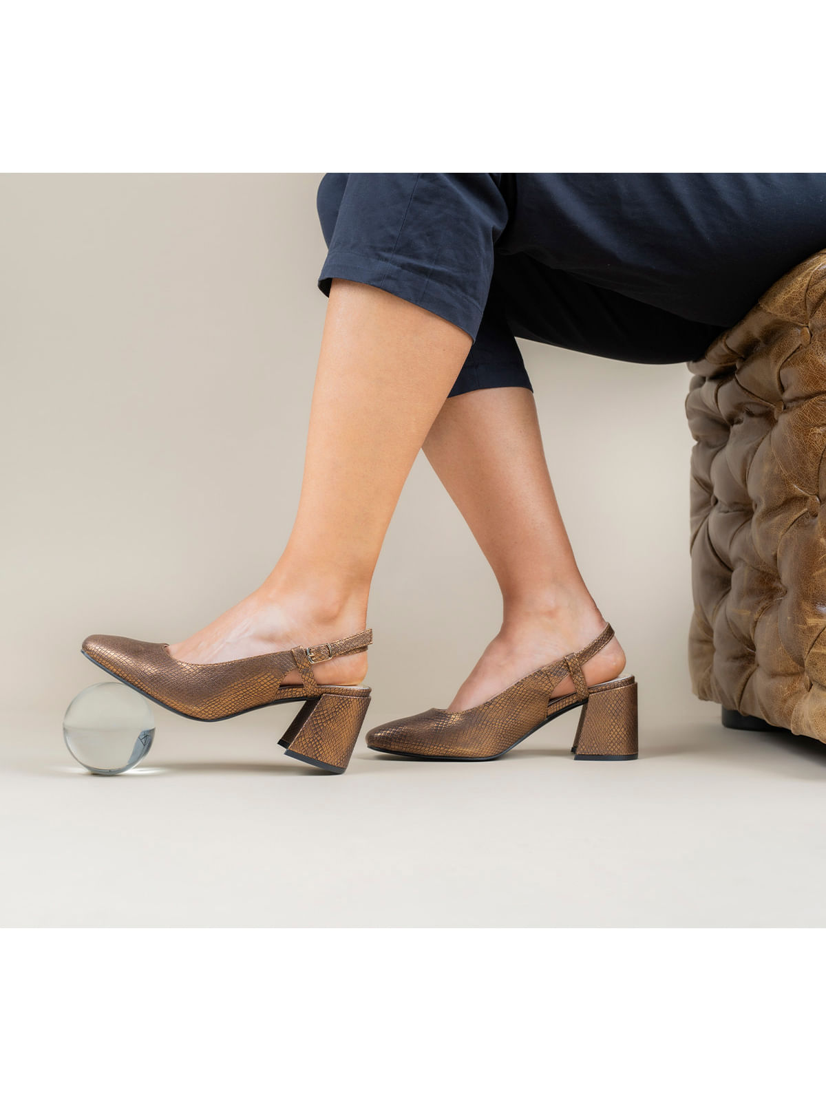 Zapato Mujer Anto Dorado Azaleia