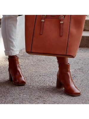 Botín Mujer Hula Cognac Azaleia